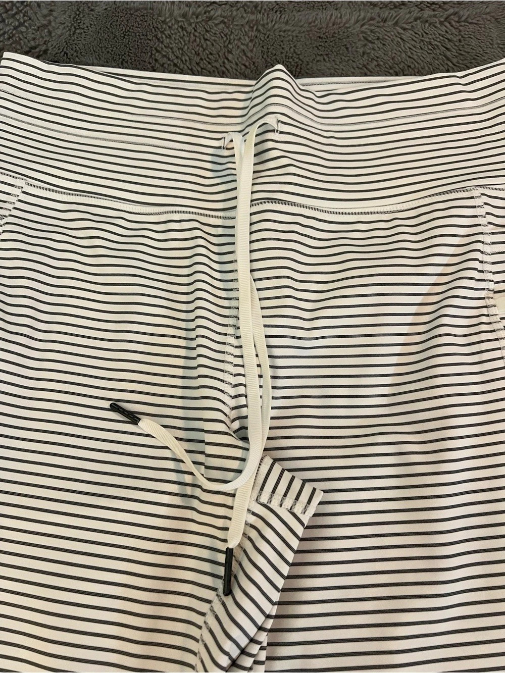 Halara Striped Leggings in White & Black Size XL - Picture 3 of 5